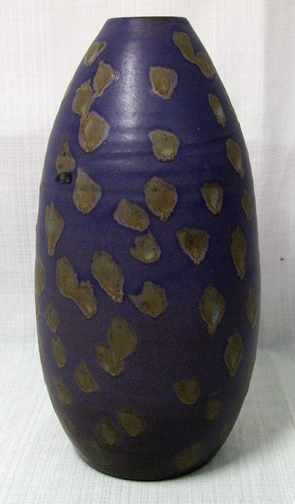 Purple_tan_spotted_vase (124K)